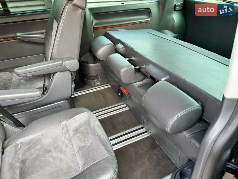 Минивэн Volkswagen Multivan 2009 в Казатине