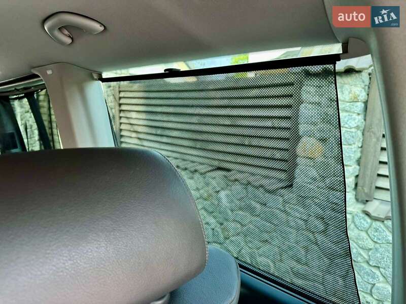 Минивэн Volkswagen Multivan 2009 в Казатине