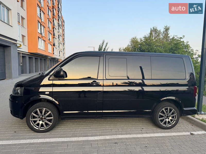 Минивэн Volkswagen Multivan 2010 в Виннице