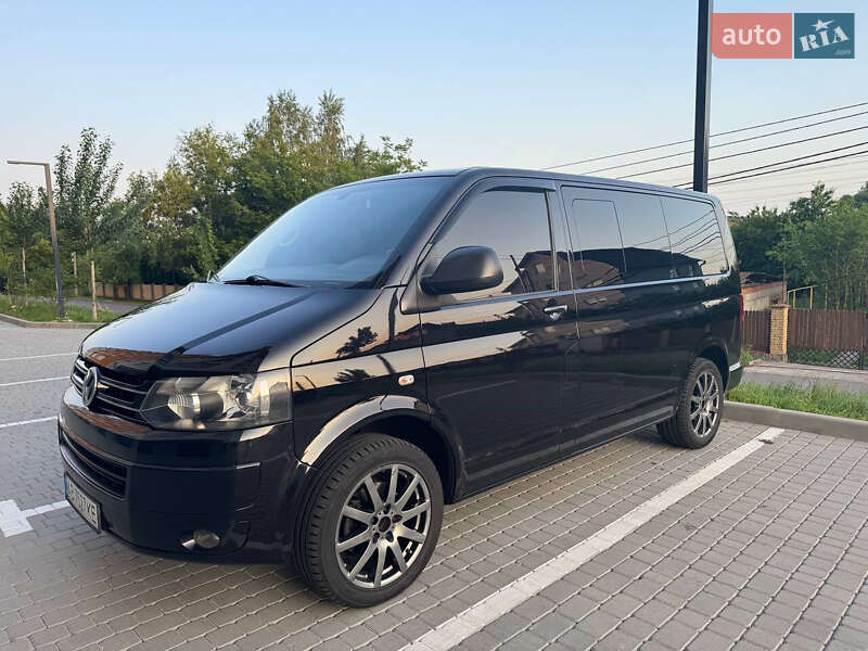 Минивэн Volkswagen Multivan 2010 в Виннице