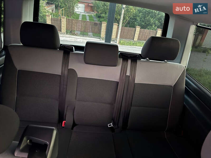 Минивэн Volkswagen Multivan 2010 в Виннице