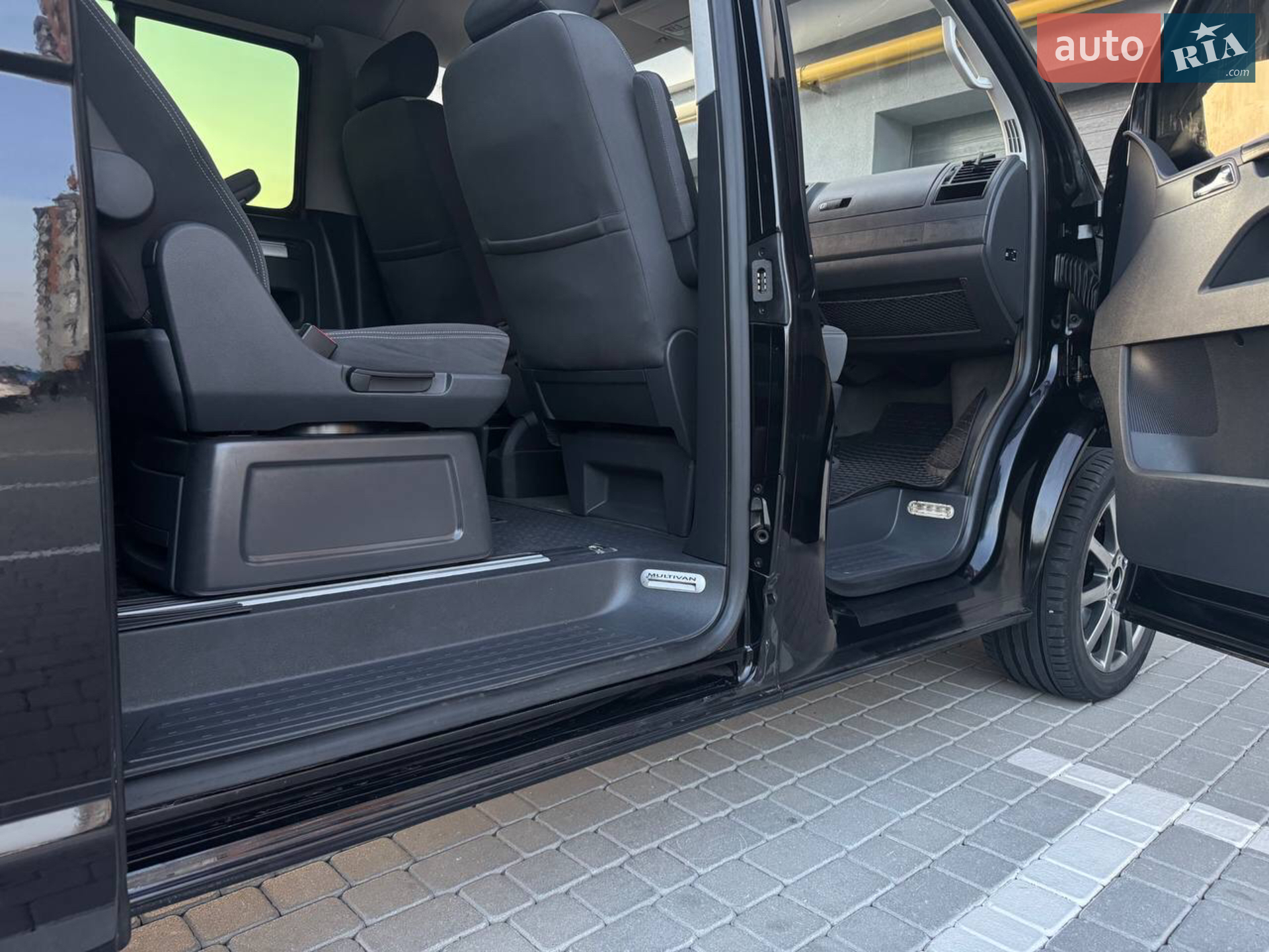 2010 Volkswagen Multivan - мініатюра 29
