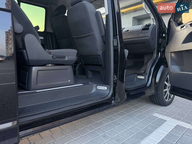 Минивэн Volkswagen Multivan 2010 в Виннице