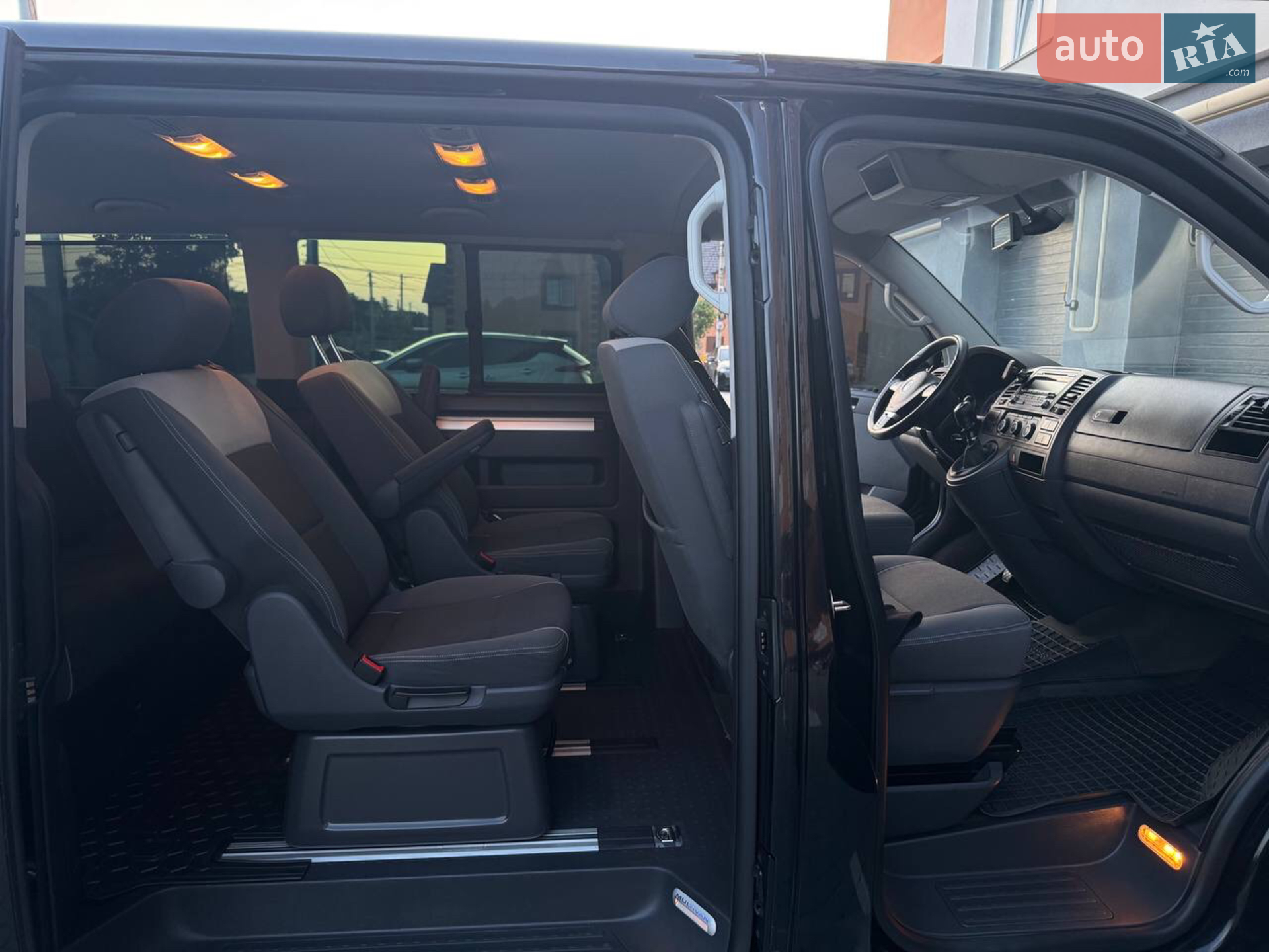 2010 Volkswagen Multivan - мініатюра 43