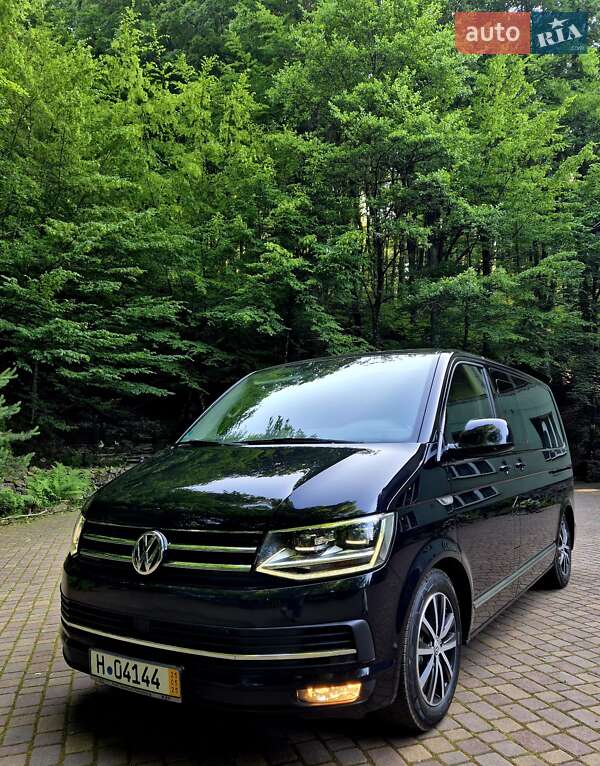 Минивэн Volkswagen Multivan 2017 в Сваляве