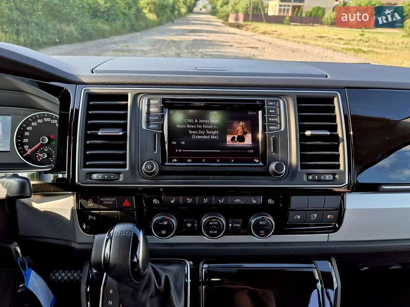 Минивэн Volkswagen Multivan 2017 в Сваляве