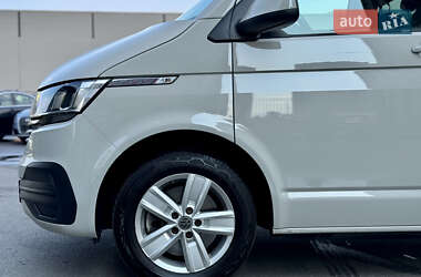 Минивэн Volkswagen Multivan 2020 в 