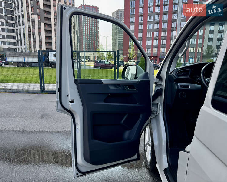 Мінівен Volkswagen Multivan 2020 в Києві