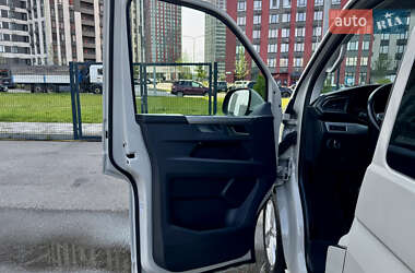 Минивэн Volkswagen Multivan 2020 в 