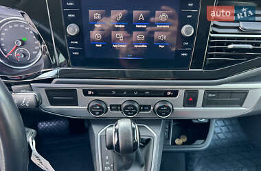 Минивэн Volkswagen Multivan 2020 в 