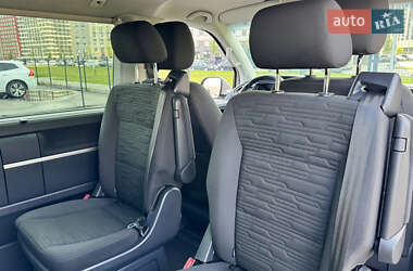 Минивэн Volkswagen Multivan 2020 в 