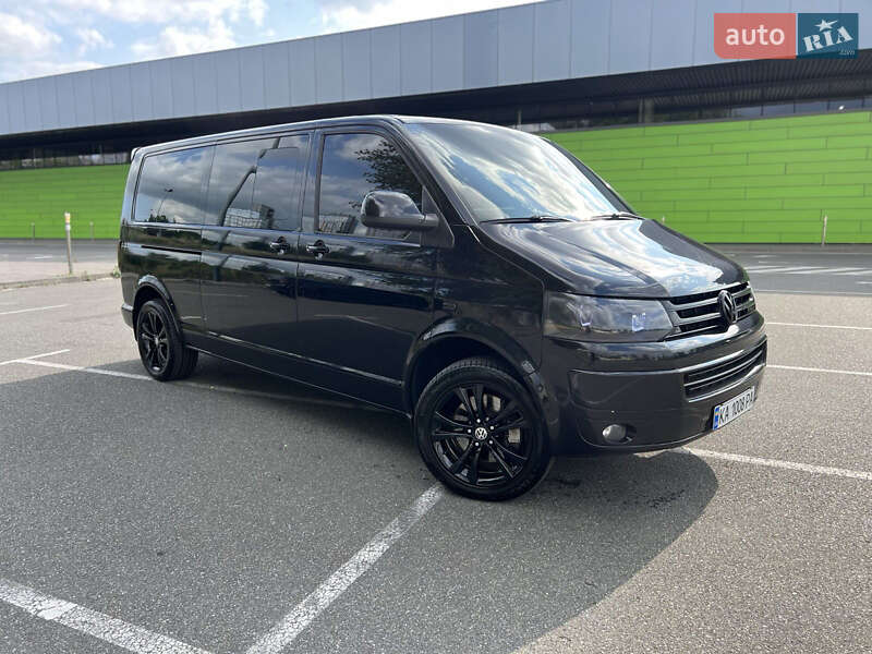 Минивэн Volkswagen Multivan 2010 в Киеве