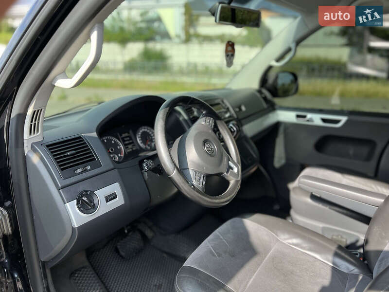 Минивэн Volkswagen Multivan 2010 в Киеве