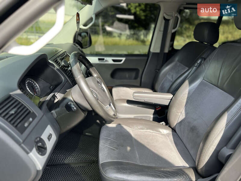 Минивэн Volkswagen Multivan 2010 в Киеве