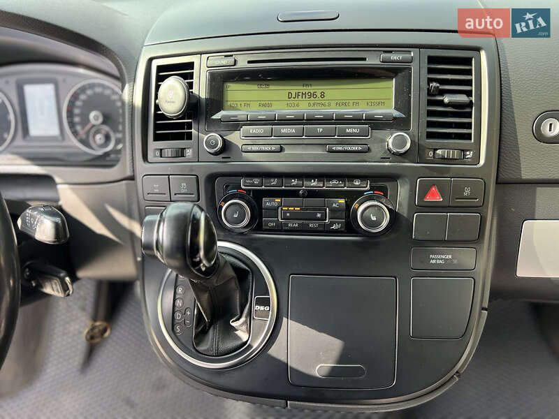 Минивэн Volkswagen Multivan 2010 в Киеве