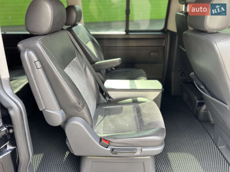 Минивэн Volkswagen Multivan 2010 в Киеве