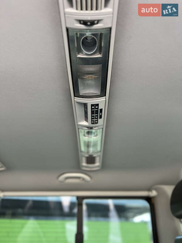 Минивэн Volkswagen Multivan 2010 в Киеве