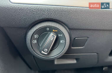 Минивэн Volkswagen Multivan 2020 в 