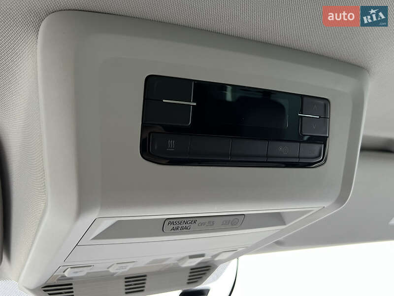 Минивэн Volkswagen Multivan 2020 в Киеве