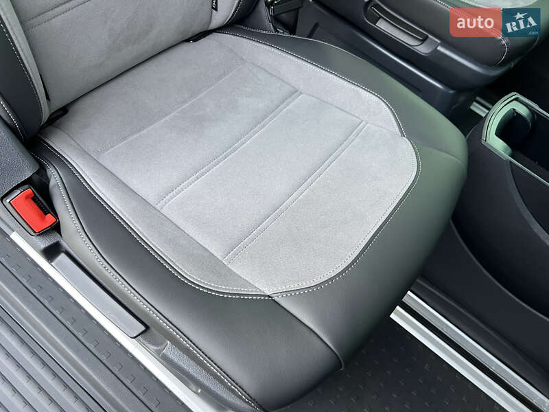 Минивэн Volkswagen Multivan 2020 в Киеве
