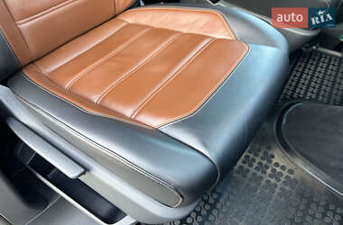 Минивэн Volkswagen Multivan 2020 в 