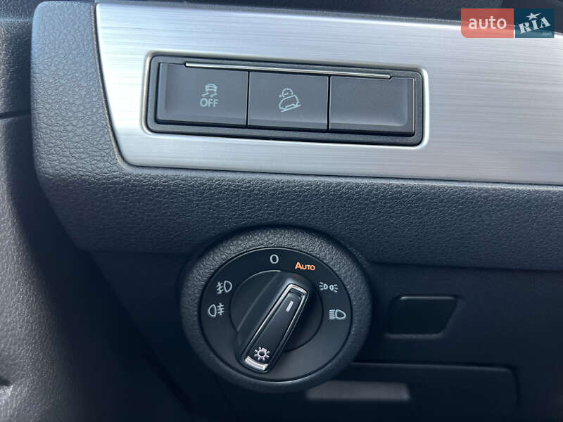 Минивэн Volkswagen Multivan 2020 в Киеве