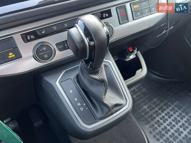 Минивэн Volkswagen Multivan 2020 в Киеве