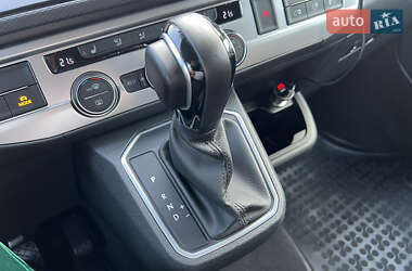 Минивэн Volkswagen Multivan 2020 в 