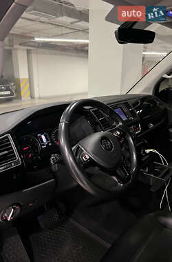 Минивэн Volkswagen Multivan 2016 в 