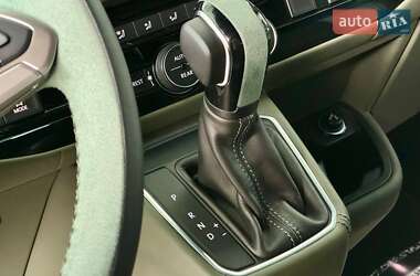 Минивэн Volkswagen Multivan 2024 в 