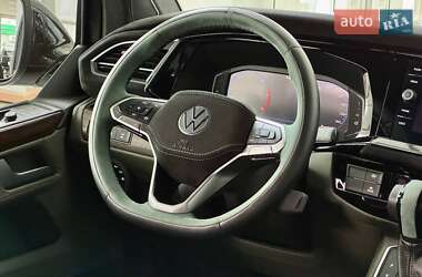 Минивэн Volkswagen Multivan 2024 в 