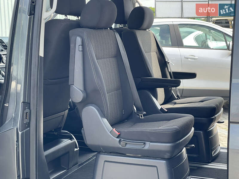 Минивэн Volkswagen Multivan 2018 в Мукачево
