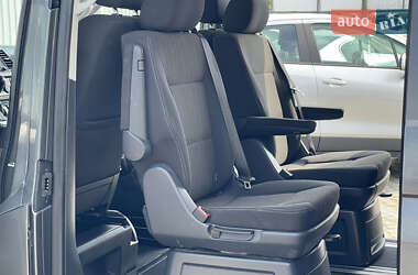 Минивэн Volkswagen Multivan 2018 в 