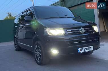 Минивэн Volkswagen Multivan 2010 в 