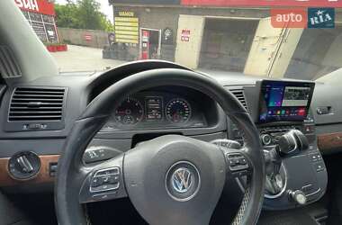 Минивэн Volkswagen Multivan 2010 в 