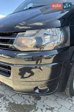 Минивэн Volkswagen Multivan 2012 в 