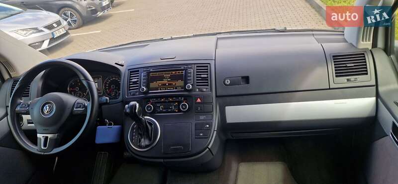 Минивэн Volkswagen Multivan 2013 в Львове
