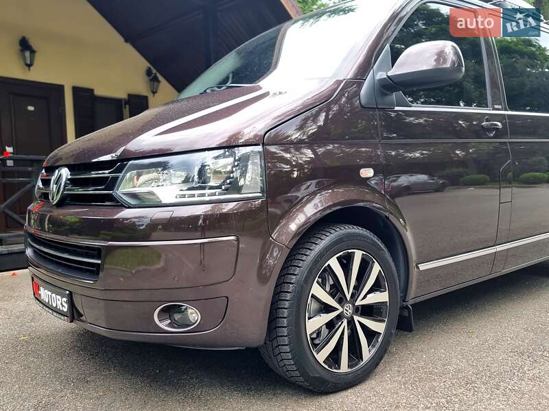 Минивэн Volkswagen Multivan 2012 в Киеве