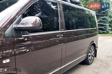 Минивэн Volkswagen Multivan 2012 в 