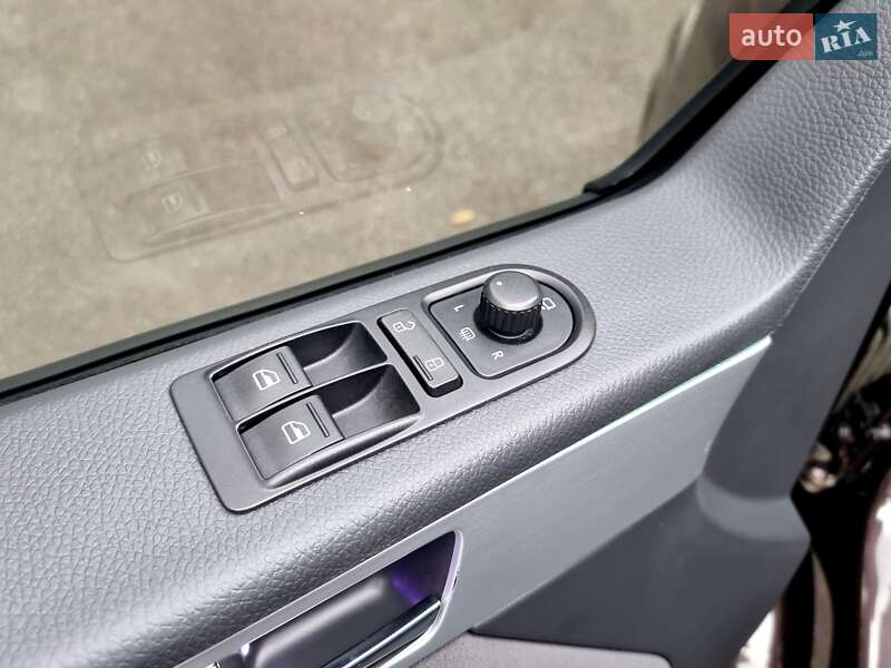 Минивэн Volkswagen Multivan 2012 в Киеве