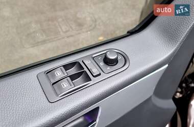 Минивэн Volkswagen Multivan 2012 в 