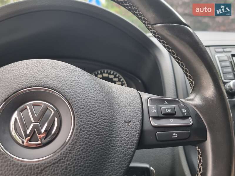 Минивэн Volkswagen Multivan 2012 в Киеве