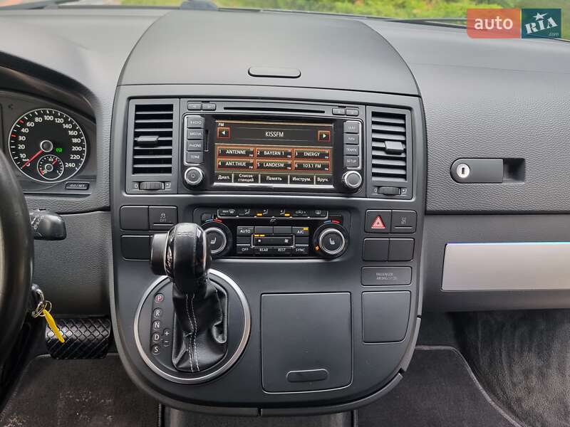 Минивэн Volkswagen Multivan 2012 в Киеве