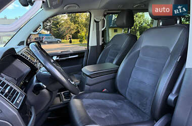 Минивэн Volkswagen Multivan 2016 в 