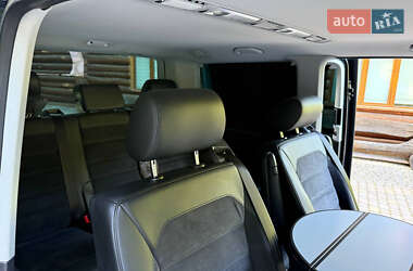 Минивэн Volkswagen Multivan 2016 в 