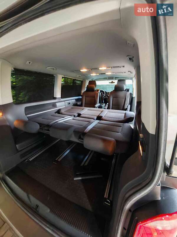 Минивэн Volkswagen Multivan 2018 в Киеве