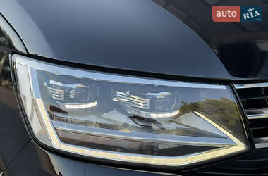Минивэн Volkswagen Multivan 2019 в 