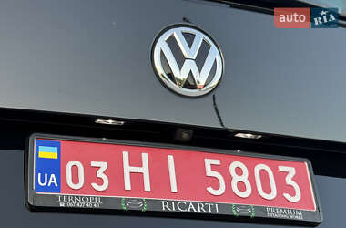 Минивэн Volkswagen Multivan 2019 в 