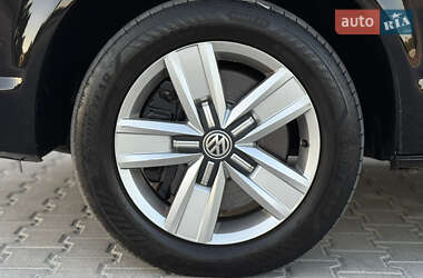 Минивэн Volkswagen Multivan 2019 в 