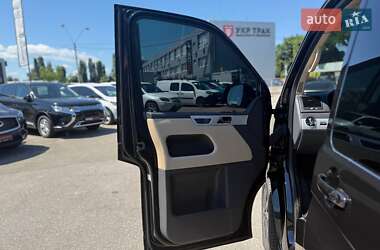 Минивэн Volkswagen Multivan 2012 в 